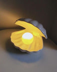 Sirenita - Pearl & Shell Desk Lamp