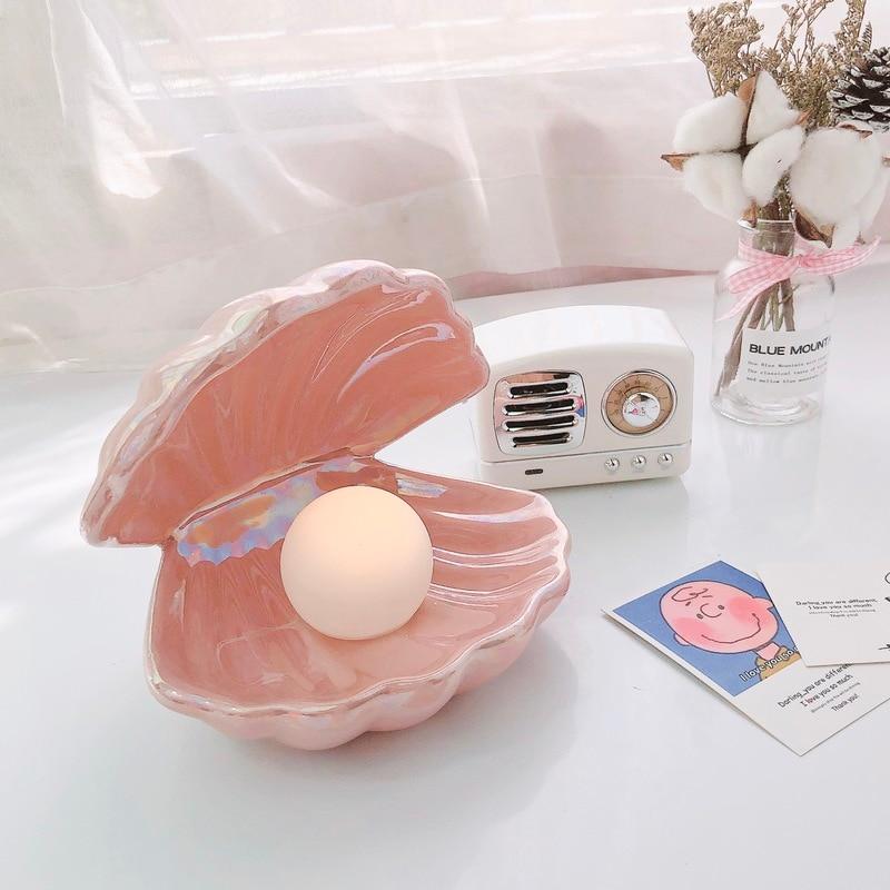 Sirenita - Pearl &amp; Shell Desk Lamp